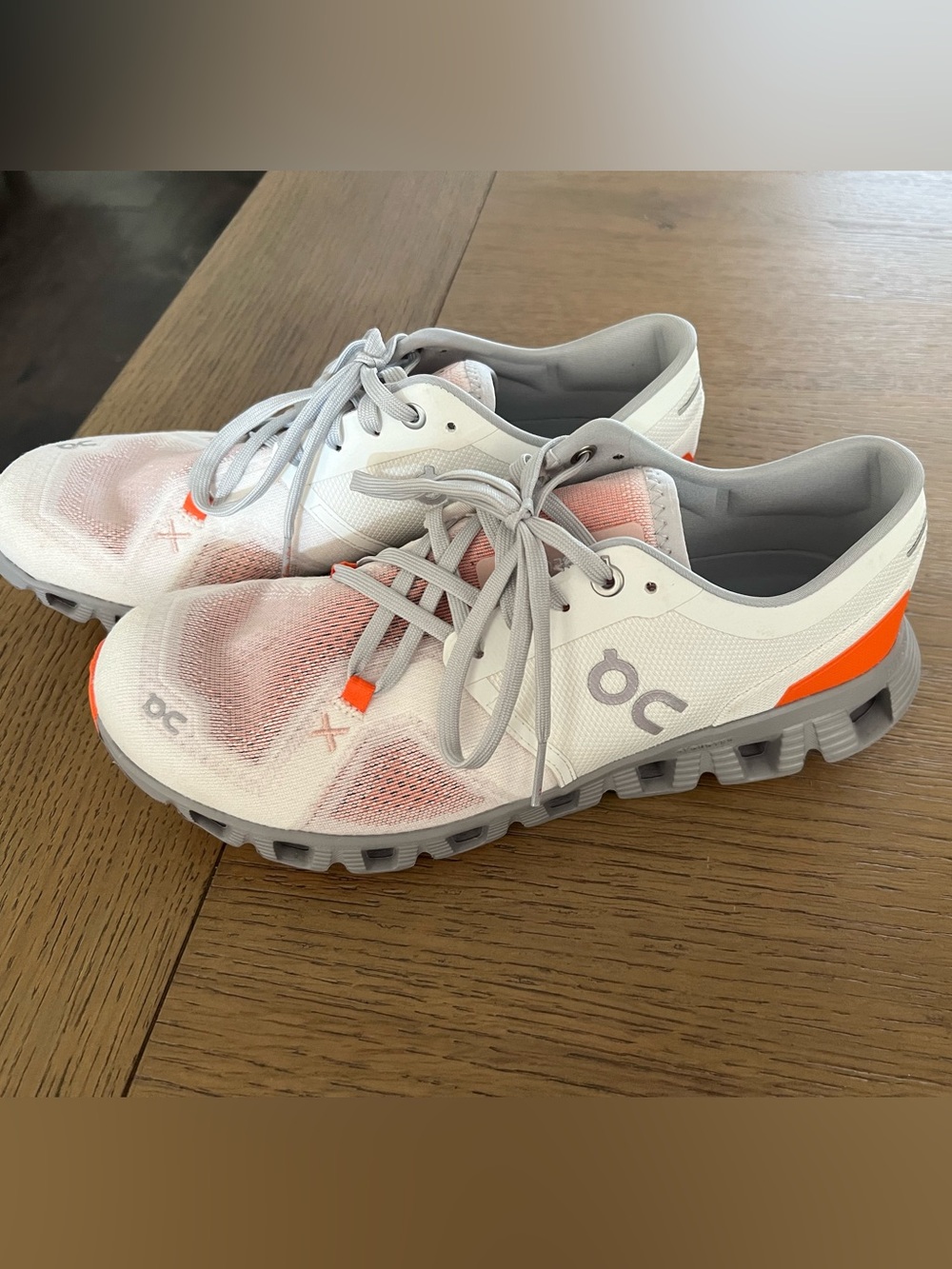 On Cloud - White & Orange - Picture 1 of 3